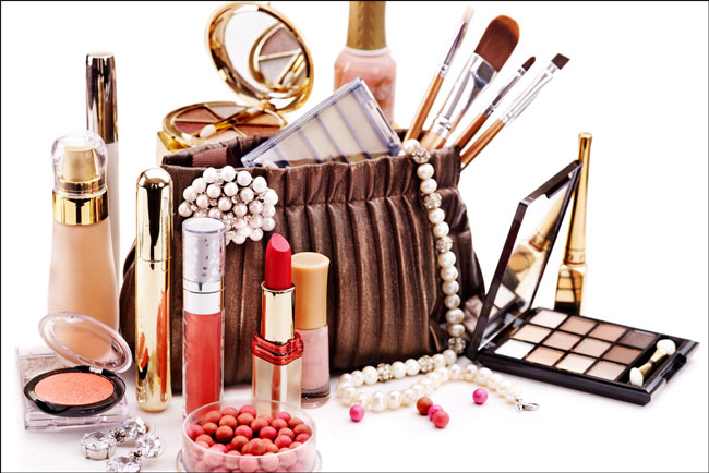 得意な仕事スキルがわかる【コスメ占い】営業、サービス、奉仕作業、あなたはどれ？