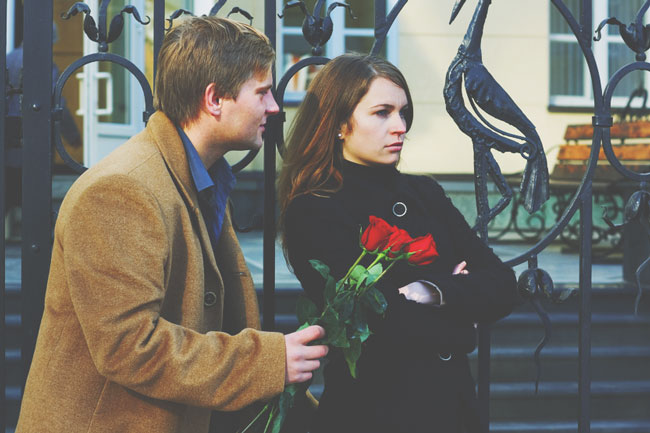 【ダメ恋手相】プライドが高くて嫌われる!?　ワガママ放題「女王様な手相」