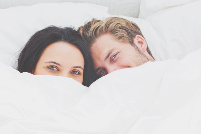 性欲が強い男性の特徴4つ　眉毛が濃い・体臭が強い・背が低い・鼻筋が通っている！