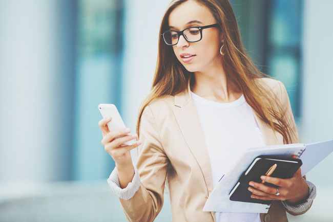 12星座【2015年仕事のラッキーアイテム】牡牛座は香水、水瓶座はクリアファイル！