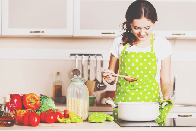 【場所×方位で開運風水】南西のキッチンは貯蓄向き！　インテリアは茶色や黄色がベスト