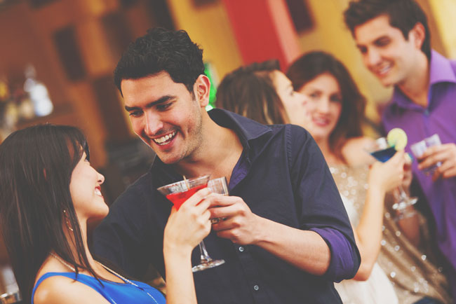 合コンで男性が気になる女性に送るお持ち帰りサイン4つ