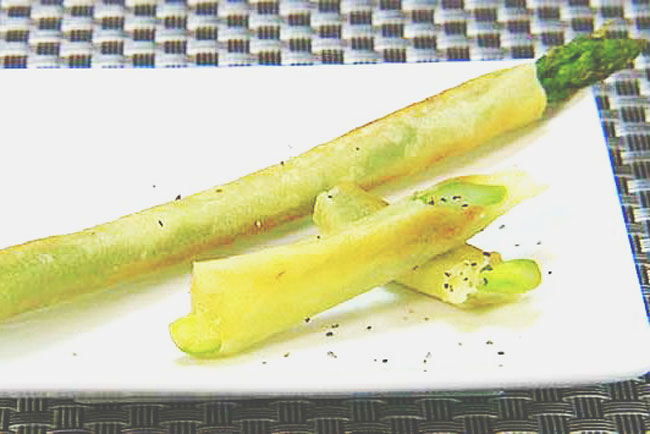 【ムーンダイエット】2/20～26の上弦の月レシピは油を使わない『グリーンアスパラ春巻き』