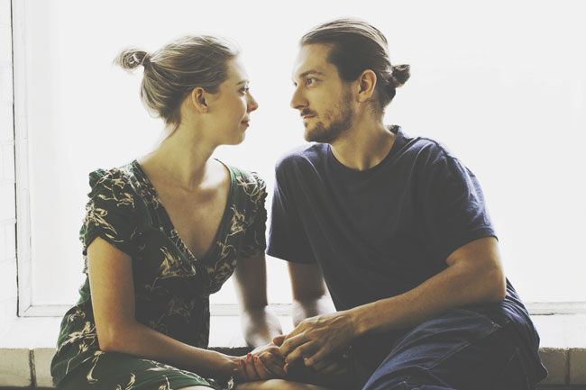 会話下手でも大丈夫！　ムード作りで相手の心をつかむ恋の心理テクニック4つ