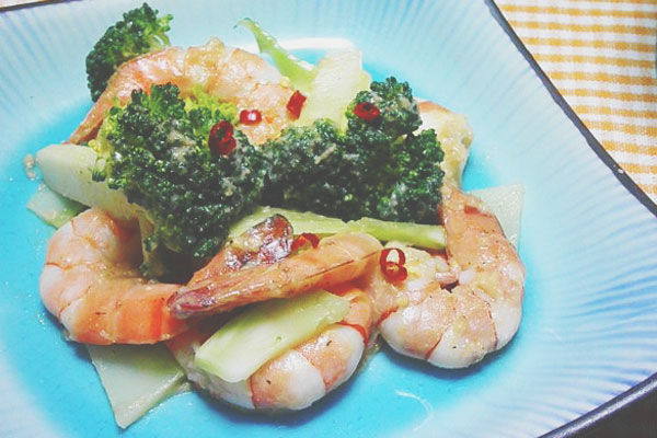 【ムーンダイエット】3/21～27上弦の月レシピは『海老とブロッコリーのピリ辛マヨネーズ炒め』！