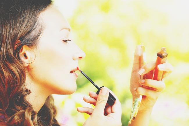 恋呼びメイクで恋愛運アップ！　春トレンドにちょい足ししたい開運メイクテクニック