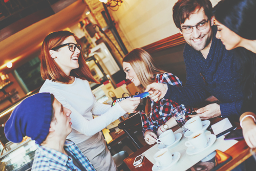 12星座【気前いい男子】ランキング　射手座男子はハイになるとなんでもおごっちゃう！