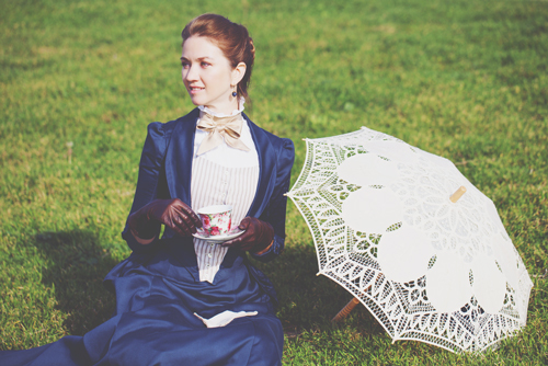 12星座【おしとやか】ランキング　天秤座は膝の上には常にハンカチーフ！