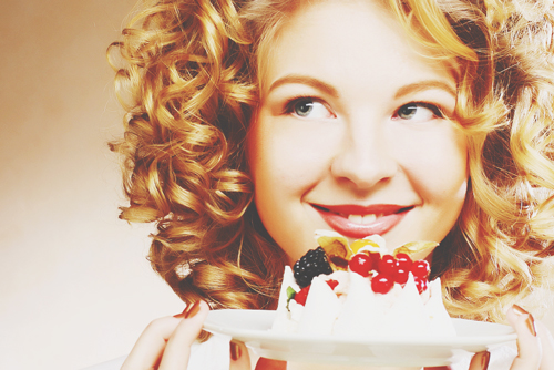 【心理テスト】食べ物の誘惑……迷わず食べる？　答えでわかるエッチな欲求不満度