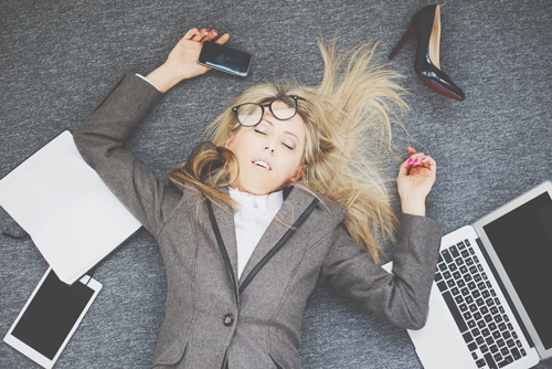 【12星座人生あるある】射手座は仕事に燃え、椅子、廊下、踊り場……で寝たことあり！