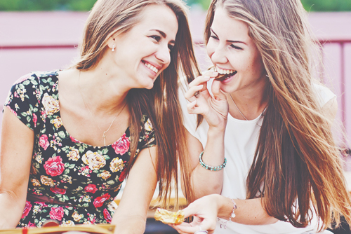 ベビースターラーメンの食べ方でわかる仕事の仕方　ザーッと食べる人は量をこなす！