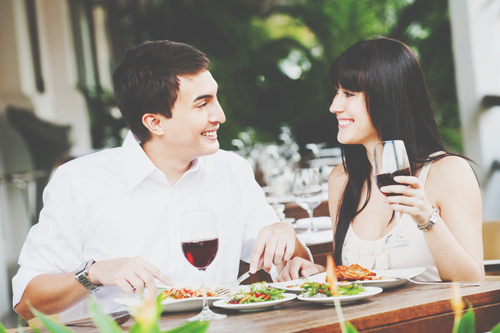 【心理テスト】食事中、男性にされて嫌なことでわかる、あなたがモテない理由