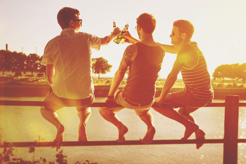 12星座【ブロマンス】ランキング　牡羊座男性×射手座男性は野郎同士でつるむのが好き！