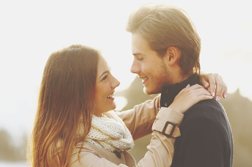 【心理テスト】好きな人に贈りたいマフラーの色でわかる、この冬落としやすい男性像