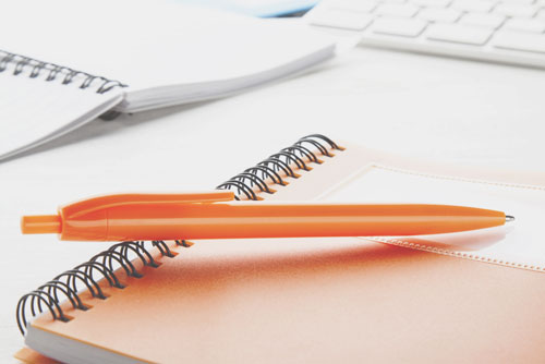 【12月のカラータロット】ラッキーカラーは「オレンジ」仕事運アップはオレンジペン！