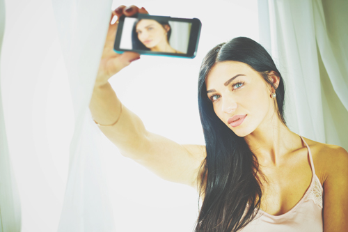 血液型別・遠距離恋愛をうまく乗り越える方法　O型男性にはセクシー攻撃で！