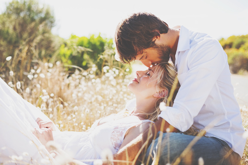 12星座【春の出会い運】ランキング　山羊座は職場での出会いに期待大！