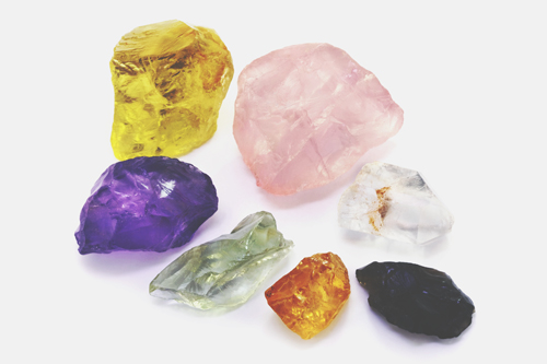 恋に効く【フォーチュン・ストーン占い】春の恋をかなえる運命の石は何？