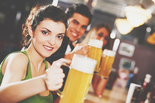 12星座【GWおひとりさまエンジョイ】ランキング　射手座はふらり立ち飲みバーへ！