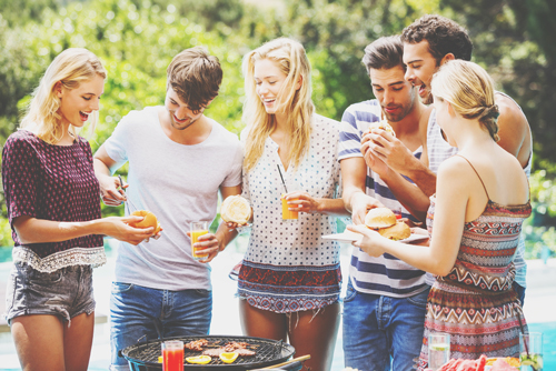 【心理テスト】バーベキューで最初に焼くものでわかる、エッチな欲求度