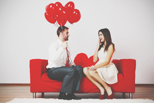 告白が無理なら友達を活用しよう！　アプローチ下手な人のための遠隔恋愛行動心理術