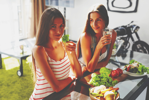 【心理テスト】友達に作ってあげたい料理でわかる、今の友達関係満足度