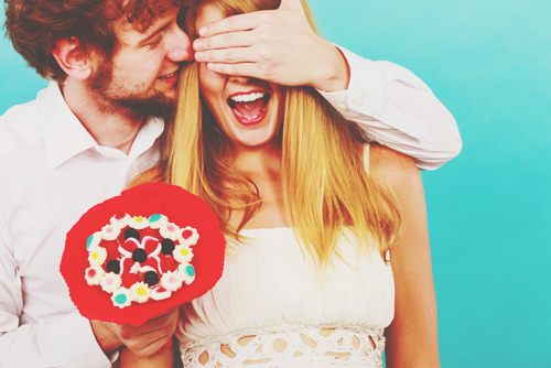 【心理テスト】キャンプの夜、彼に誘われた場所は？　答えでわかる理想の告白