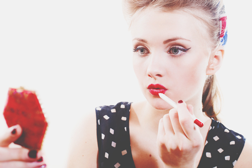 12星座【メイク】あるある　牡牛座は質感重視、射手座はカラフルなメイク！