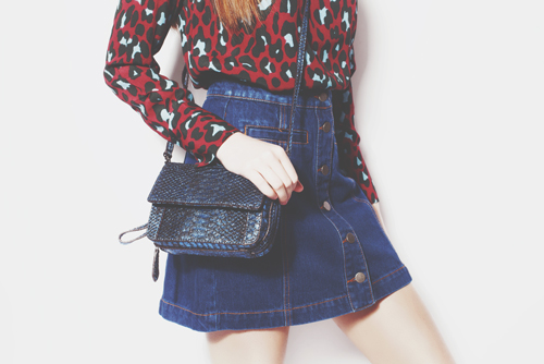 【9月のカラータロット】ラッキーカラーは「青」、恋愛運アップは「デニムスカート」！