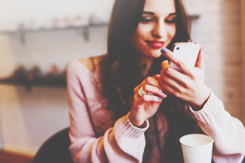 【心理テスト】LINEで返信したいメッセージは？　答えでわかる「すぐ落ちやすい女度」