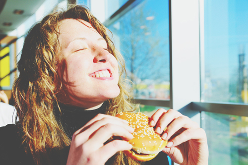 12星座【ジャンクフード好き】ランキング　射手座は栄養よりもおいしさ優先！