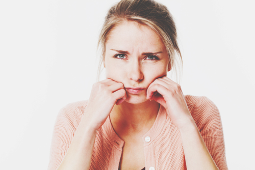 【血液型の頭の中】A型は人の評価と不平不満　嫌われたくないから文句は封印！