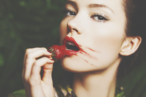 エッチの成熟度がわかる【心理テスト】エスカレーターで目が合った人の年齢は？