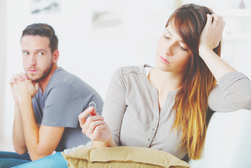 バツイチになりやすい度がわかる【心理テスト】友達が突然号泣、その理由は？