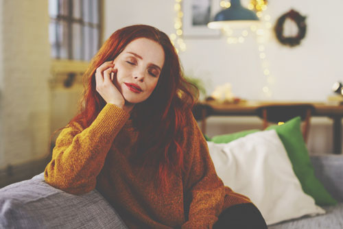 12星座【1人の夜の過ごし方】獅子座は1人カラオケ、山羊座は今日一日の反省会