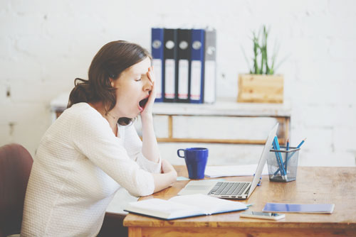 血液型【仕事のさぼり方】あるある　A型は考えているふりをして居眠り！