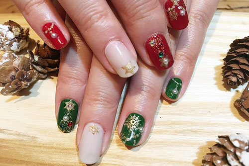 【マジカルネイル】赤×五芒星のクリスマスネイルで片思いを成就させよう！