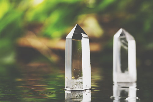 今年たまった邪気は「水晶」で浄化しよう！　年末大掃除に取り入れたい水晶邪気払い掃除