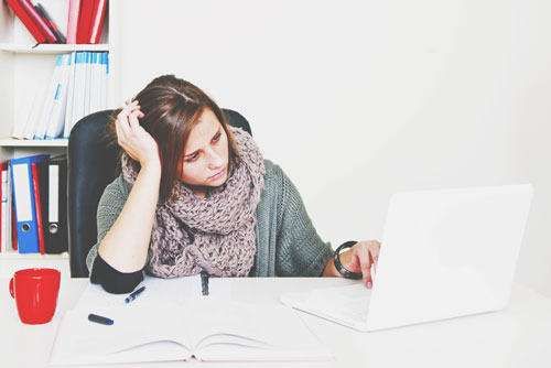 血液型【仕事始め】あるある　O型はみやげ配りで大忙し、AB型は休みボケでぼんやり