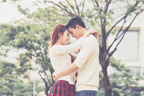 【心理テスト】コートを選ぶポイントでわかる、恋人依存度