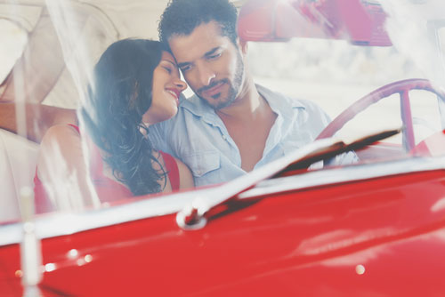 モテポイントがわかる【車占い】男性が引き寄せられるあなたの魅力は何？