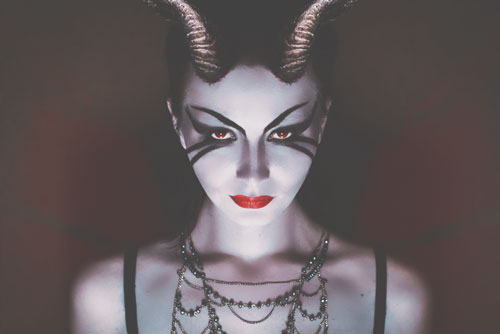 12星座【もしも悪魔になったら？】獅子座は悪魔的に強く美しい自分に酔いしれる！