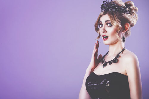 【4月のカラータロット占い】ラッキーカラーは「バイオレット」、恋愛運アップは下着！