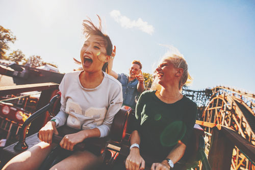 【5月の開運方位】ラッキー方位は「西」、遊園地など楽しい場所へでかけよう！