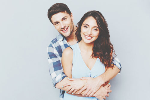 シャイな男性の気持ちを読み取る心理術　会話中、顔を触っていたら不快を感じてるかも　