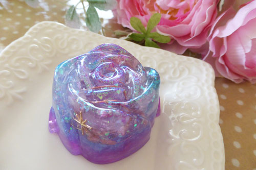 願いをかなえるオルゴナイトの作り方　恋愛運アップはローズクオーツのさざれ石を入れよう！