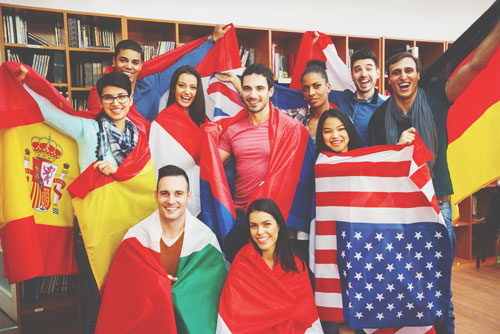 【夢占い】外国人の夢は未知の分野で活躍できる予感　夢に出てきた人物が暗示すること