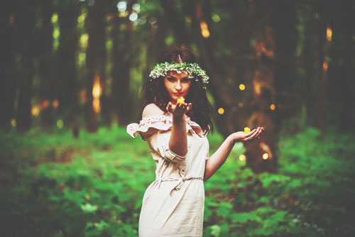 幸せな結婚を占う【心理テスト】シェイクスピア『夏の夜の夢』で親近感を抱く登場人物は？