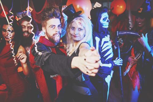 12星座【2017年ハロウィンの出会い運】ランキング　水瓶座は外国人との出会いアリ!?