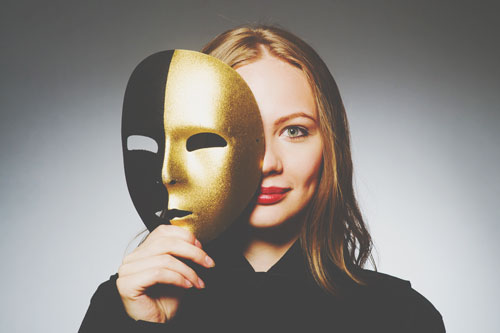 12星座【2つの顔を持つ】ランキング　水瓶座は趣味を極め過ぎて気づけば2つの顔に！